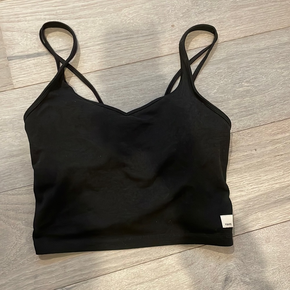 Vuori yoga crop top
